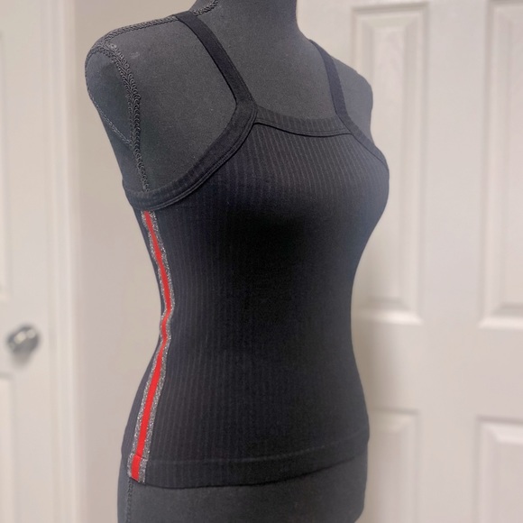 Stretchy Ribbed Razorback - Picture 2 of 11